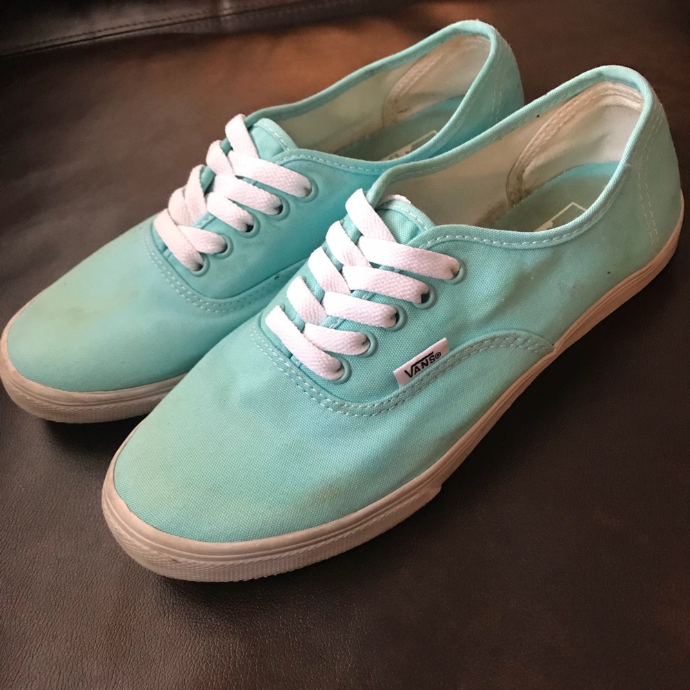 Vans - Picture 2 of 2